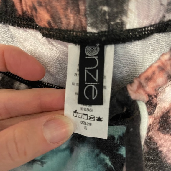 Onzie Tie Dye Joggers - Picture 6 of 8